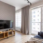 Urban Chic - Cozy Studio Apartment - City Center - Sienna Street