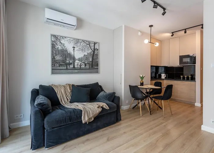 Urban Chic - Cozy Studio Apartment - City Center - Sienna Street