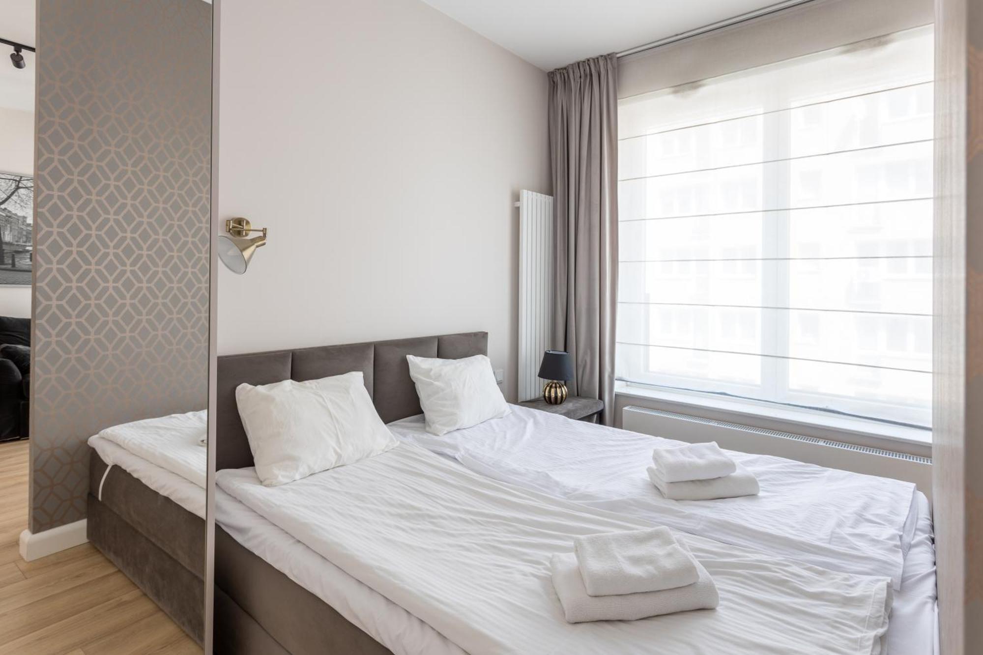 Urban Chic - Cozy - Center - Sienna Street *