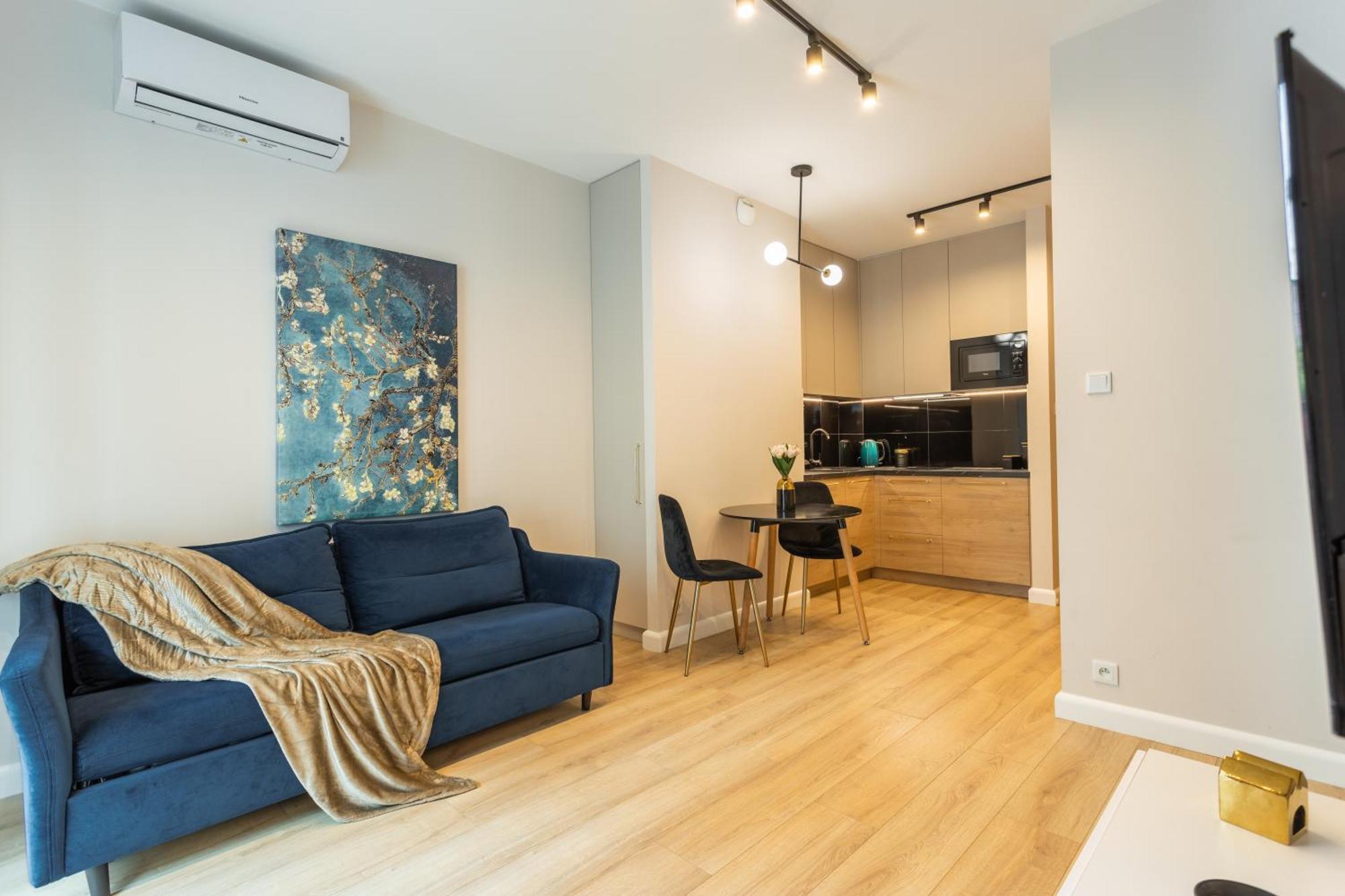 Urban Chic - Cozy - Center - Sienna Street
