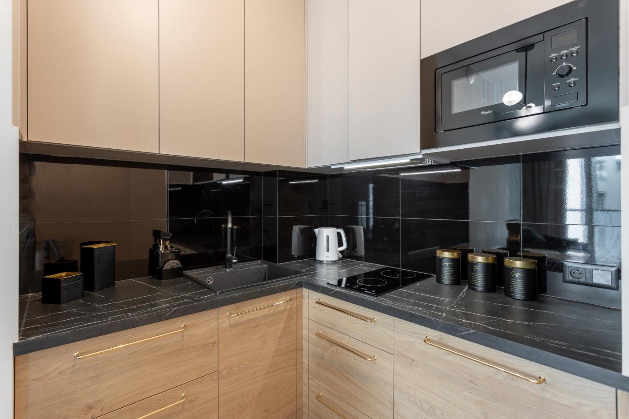 Urban Chic - Cozy - Center - Sienna Street